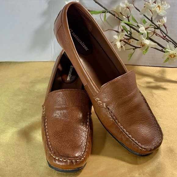 NATURALIZER LOAFER - Picture 2 of 6